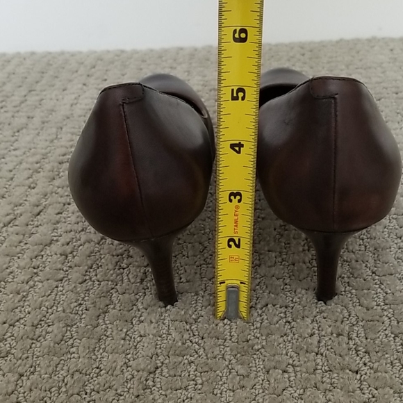 Cole Haan women's pumps - Picture 4 of 8